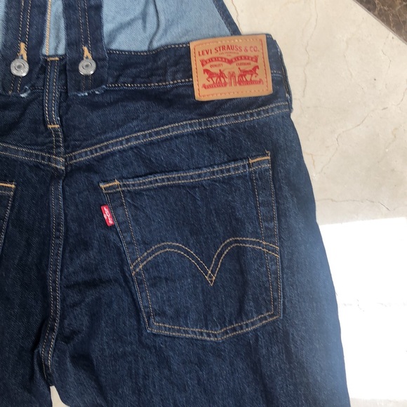 Levi’s dark denim overalls - Picture 7 of 10